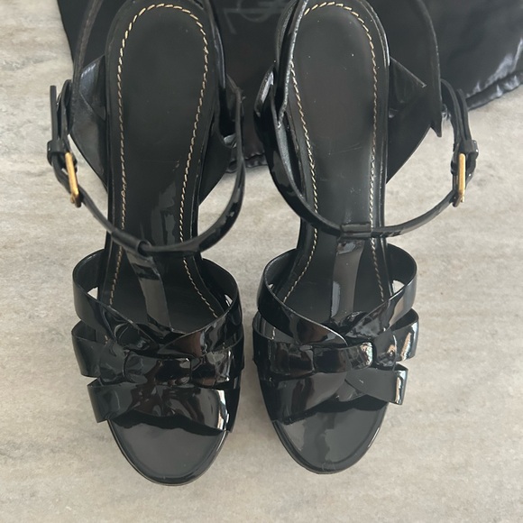 🖤🖤🖤Yves Saint Laurent Black Patent Leather Heels - Picture 1 of 6